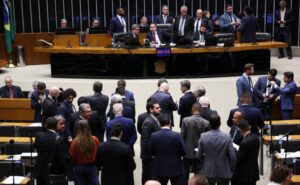 Câmara pode votar hoje projetos sobre crimes sexuais, fertilizantes e transporte público camara-pode-votar-hoje-projetos-sobre-crimes-sexuais,-fertilizantes-e-transporte-publico