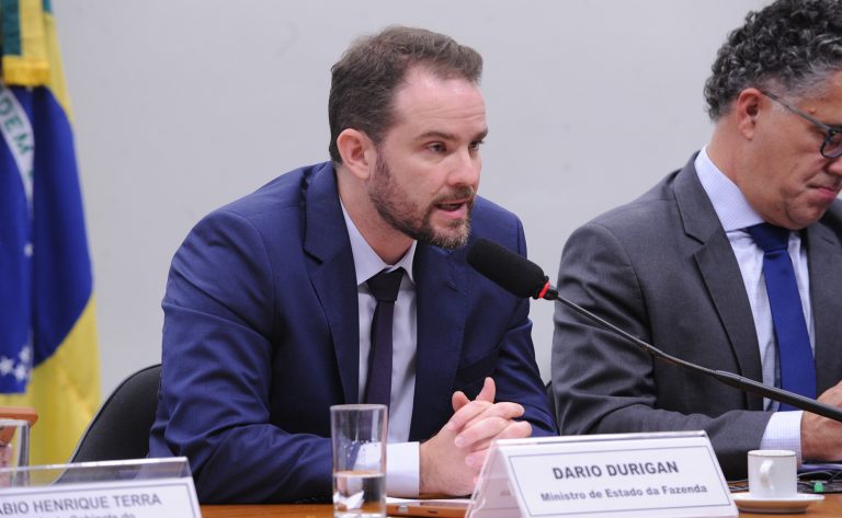 Ministro da Fazenda defende fim da jornada 6×1 em debate na Câmara dos Deputados ministro-da-fazenda-defende-fim-da-jornada-6×1-em-debate-na-camara-dos-deputados