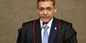 Ministro Nunes Marques toma posse como presidente do TSE ministro-nunes-marques-toma-posse-como-presidente-do-tse