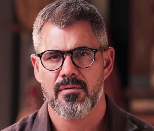 VÍDEO: Juliano Cazarré defende curso para homens e debate gera nova polêmica na TV video:-juliano-cazarre-defende-curso-para-homens-e-debate-gera-nova-polemica-na-tv