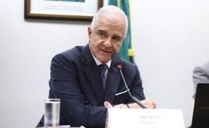 frentes-parlamentares-criticam-fim-da-“taxa-das-blusinhas”-e-apontam-concorrencia-desleal