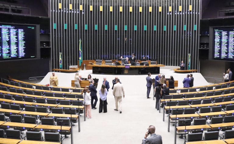 Câmara aprova proposta que moderniza Lei das Sociedades Anônimas do Futebol camara-aprova-proposta-que-moderniza-lei-das-sociedades-anonimas-do-futebol