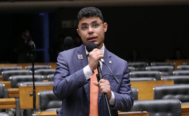 Comissão aprova projeto que cria disque-denúncia de maus-tratos a animais comissao-aprova-projeto-que-cria-disque-denuncia-de-maus-tratos-a-animais