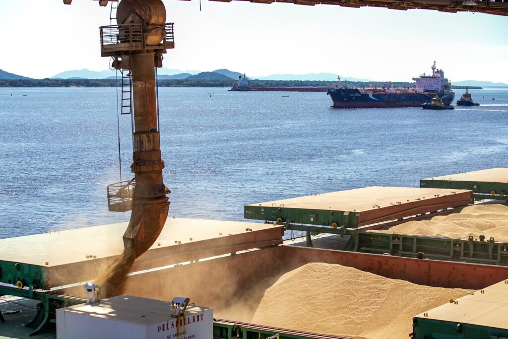 Exportações de MS crescem 6,3% e superávit comercial atinge US$ 2,72 bilhões até abril exportacoes-de-ms-crescem-6,3%-e-superavit-comercial-atinge-us$-2,72-bilhoes-ate-abril
