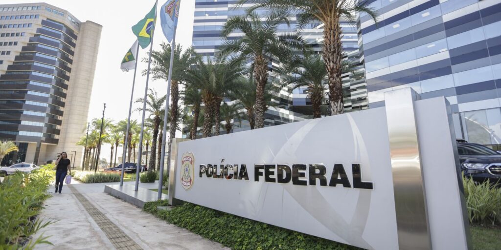PF: pai de Vorcaro liderava A Turma, milícia pessoal do banqueiro pf:-pai-de-vorcaro-liderava-a-turma,-milicia-pessoal-do-banqueiro
