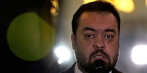 operacao-sem-refino:-claudio-castro-e-alvo-de-busca-e-apreensao