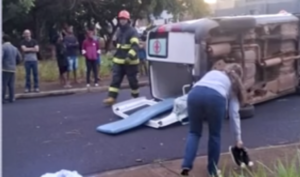 acidente-entre-ambulancia-e-carro-deixa-bebe-morto-e-mae-ferida-em-sp