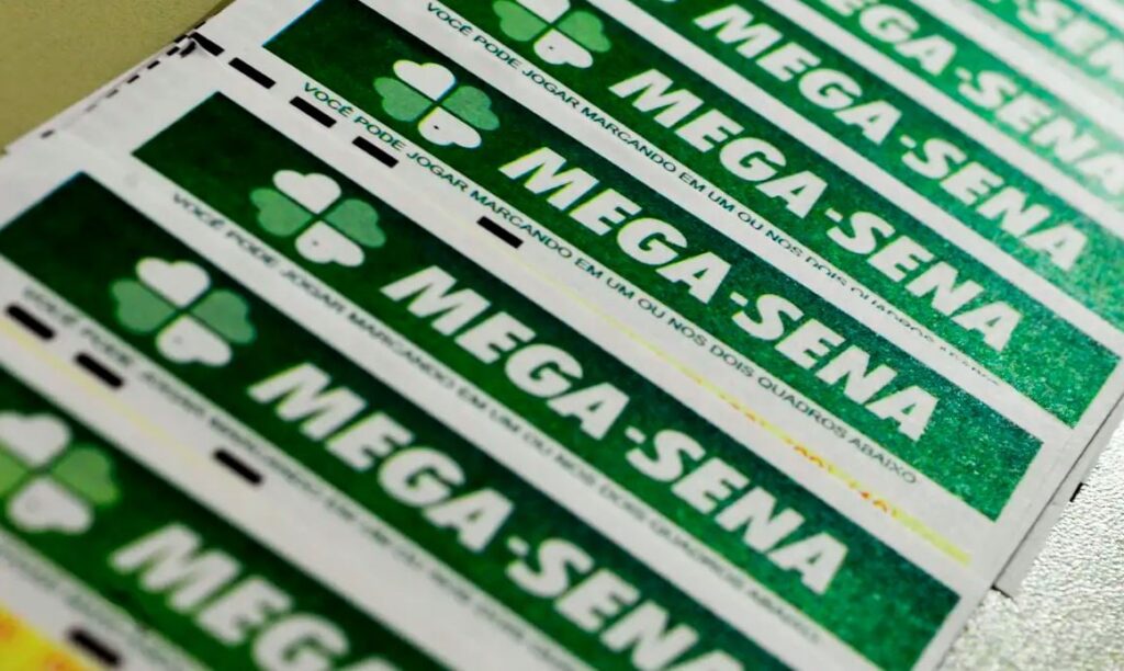 mega-sena-acumula-e-premio-especial-de-30-anos-vai-a-r$-300-milhoes