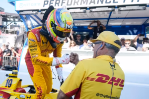 palou-conquista-a-pole-nas-500-milhas;-collet-larga-em-10o-e-castroneves-em-15o