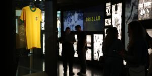 Museu do Futebol lança exposição sobre camisas da seleção brasileira museu-do-futebol-lanca-exposicao-sobre-camisas-da-selecao-brasileira