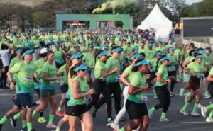 corrida-da-camara-reune-6-mil-pessoas-na-esplanada-em-celebracao-aos-200-anos-da-casa