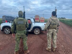 Polícia Federal e BPFRON apreenderam carga de cigarros contrabandeados Guaíra policia-federal-e-bpfron-apreenderam-carga-de-cigarros-contrabandeados-guaira