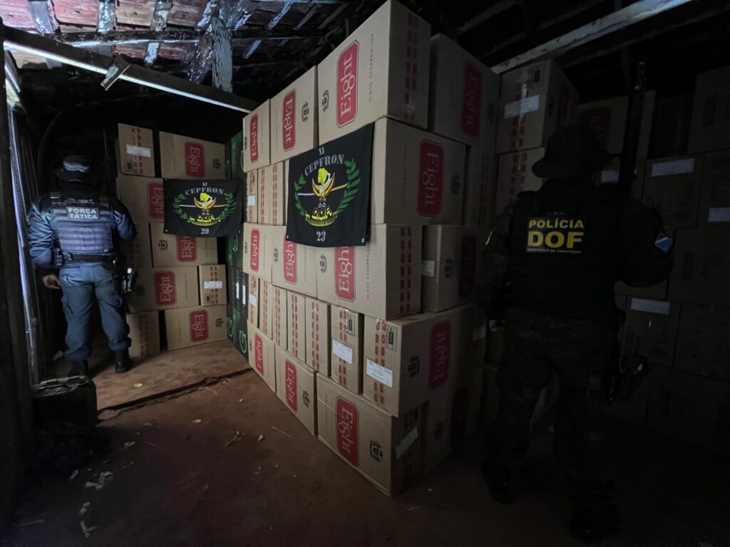 dof-apreende-quase-35-mil-pacotes-de-cigarros-em-entreposto-em-mundo-novo