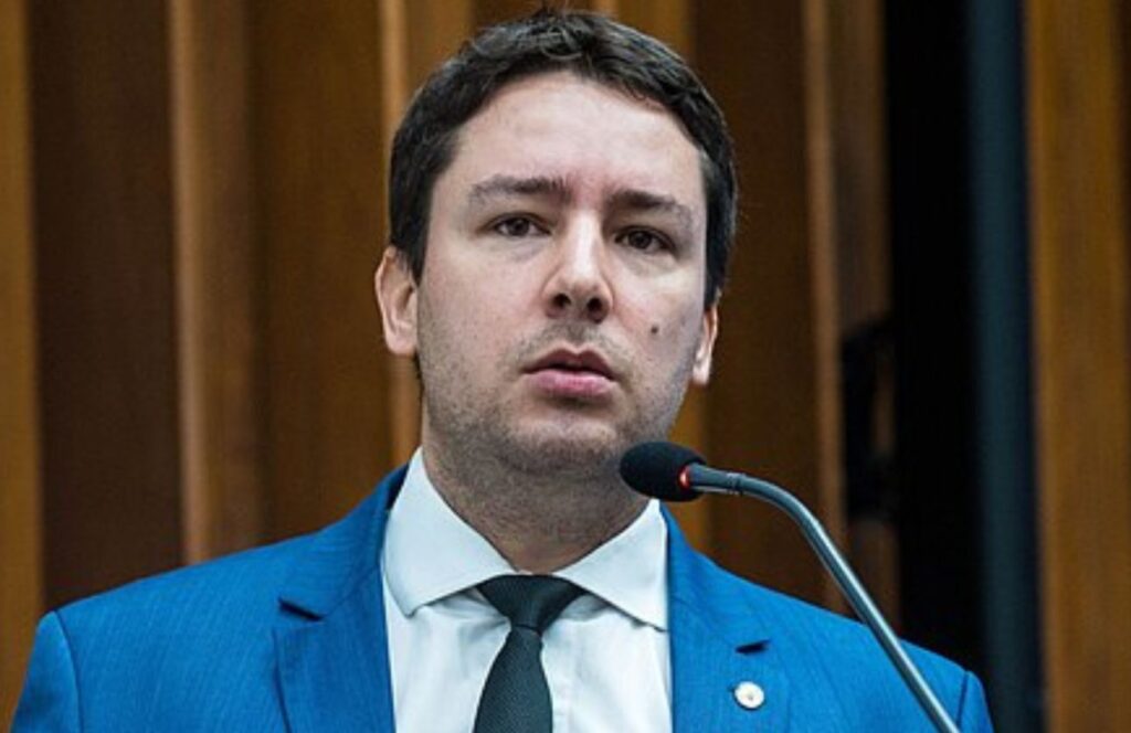 Bolsonaristas cobram Novo e Zema sobre Vorcaro, enquanto João Catan evita o tema bolsonaristas-cobram-novo-e-zema-sobre-vorcaro,-enquanto-joao-catan-evita-o-tema