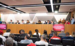Deputados pedem mobilização para garantir que escala 6×1 seja extinta ainda neste ano deputados-pedem-mobilizacao-para-garantir-que-escala-6×1-seja-extinta-ainda-neste-ano