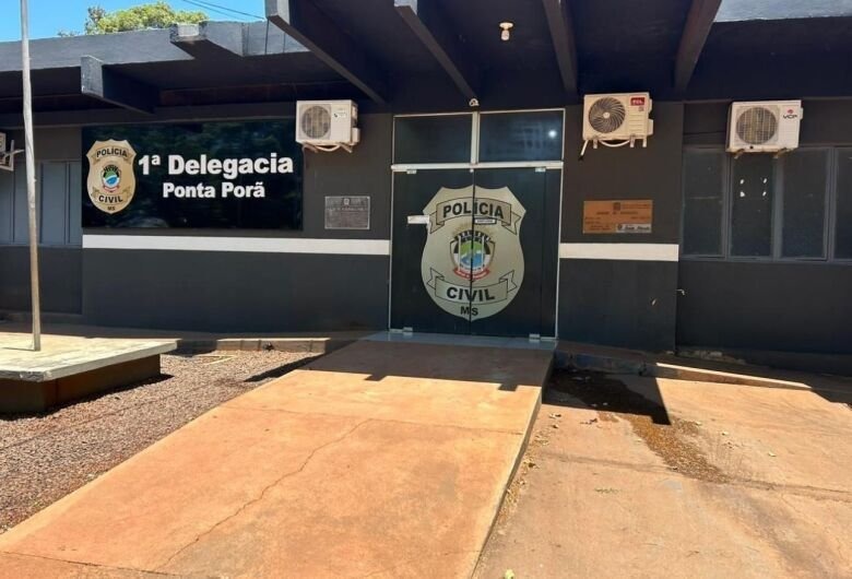Homem é preso ao tentar usar documentos falsos para ingressar em medicina no Paraguai homem-e-preso-ao-tentar-usar-documentos-falsos-para-ingressar-em-medicina-no-paraguai