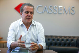 “abusivo-e-insustentavel”:-reajuste-de-1.185%-na-cassems-e-contestado-na-justica