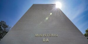 Governo bloqueia R$ 22,1 bi do Orçamento de 2026 governo-bloqueia-r$-22,1-bi-do-orcamento-de-2026