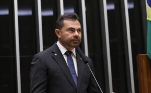 comissao-debate-estrategias-de-escolas-publicas-do-ceara-para-ampliar-acesso-ao-ensino-superior