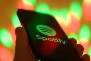 Spotify e Universal fecham acordo para liberar covers e remixes com IA na plataforma spotify-e-universal-fecham-acordo-para-liberar-covers-e-remixes-com-ia-na-plataforma