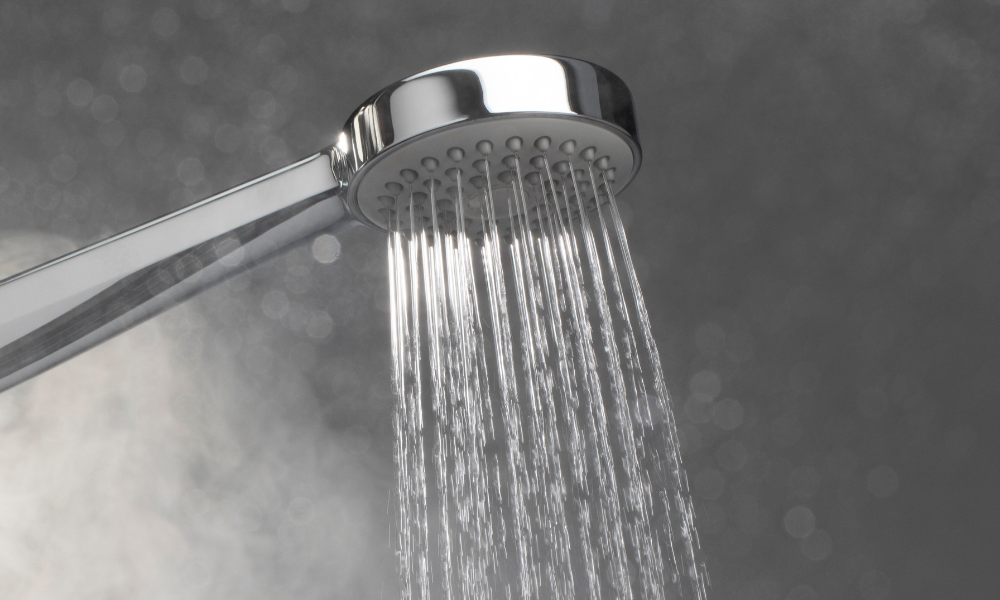 Por que tomar banho muito quente faz mal para a pele e piora o ressecamento no inverno por-que-tomar-banho-muito-quente-faz-mal-para-a-pele-e-piora-o-ressecamento-no-inverno