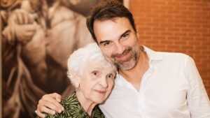 Um mês após perda do irmão, Tadeu Schmidt lamenta morte da mãe aos 92 anos um-mes-apos-perda-do-irmao,-tadeu-schmidt-lamenta-morte-da-mae-aos-92-anos