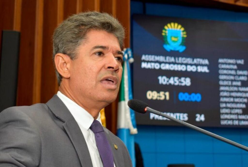 professor-rinaldo-entrega-emenda-para-escola-do-sistema-prisional