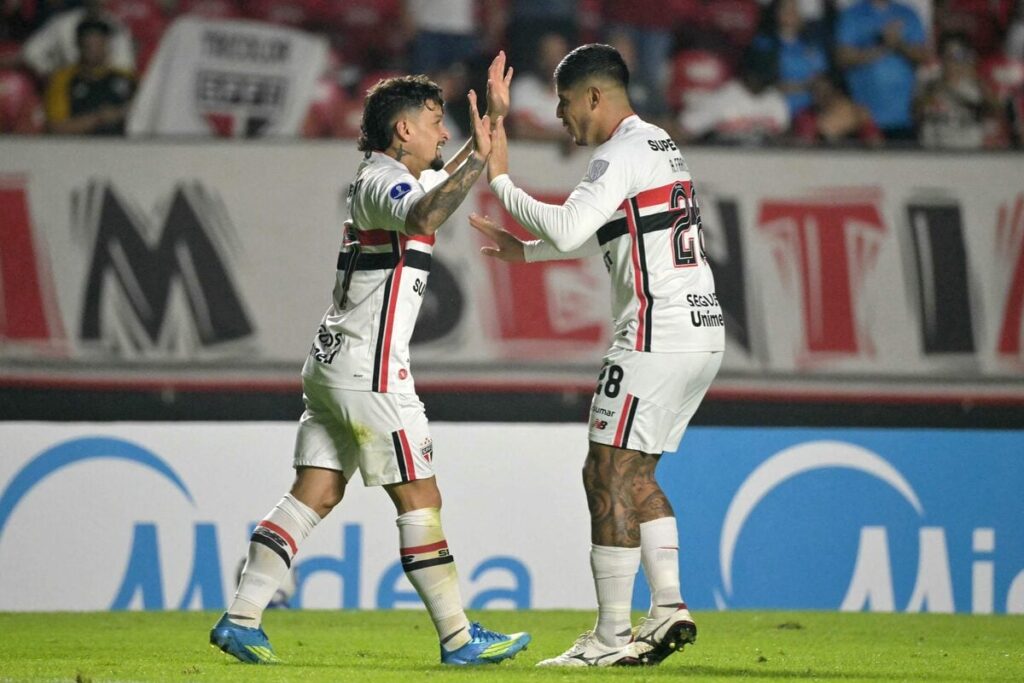 sao-paulo-vence-boston-river-e-conquista-1o-triunfo-com-dorival-no-morumbis