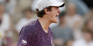 João Fonseca vira sobre croata e vai encarar Djoko em Roland Garros joao-fonseca-vira-sobre-croata-e-vai-encarar-djoko-em-roland-garros
