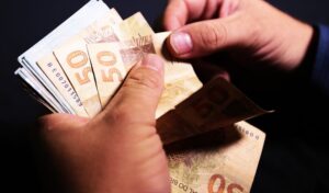 divida-publica-do-brasil-sobe-1,91%-em-abril-e-se-aproxima-de-r$-8,8-tri