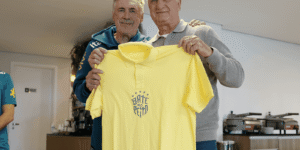 Pentacampeão com a seleção, Felipão é homenageado na Granja Comary pentacampeao-com-a-selecao,-felipao-e-homenageado-na-granja-comary