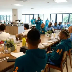 Felipão é homenageado na Granja Comary e incentiva seleção na busca pelo hexa felipao-e-homenageado-na-granja-comary-e-incentiva-selecao-na-busca-pelo-hexa