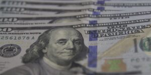 Dólar cai para R$ 5,03 com alívio geopolítico e foco nos EUA dolar-cai-para-r$-5,03-com-alivio-geopolitico-e-foco-nos-eua
