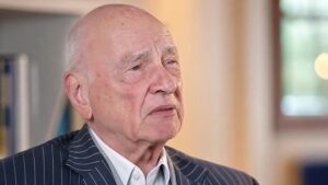 edgar-morin-morre-aos-104-anos-e-deixa-legado-de-reflexao-sobre-a-incerteza-da-vida