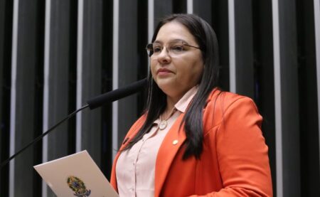 comissao-aprova-projeto-que-proibe-criancas-e-adolescentes-de-divulgarem-jogos-de-azar