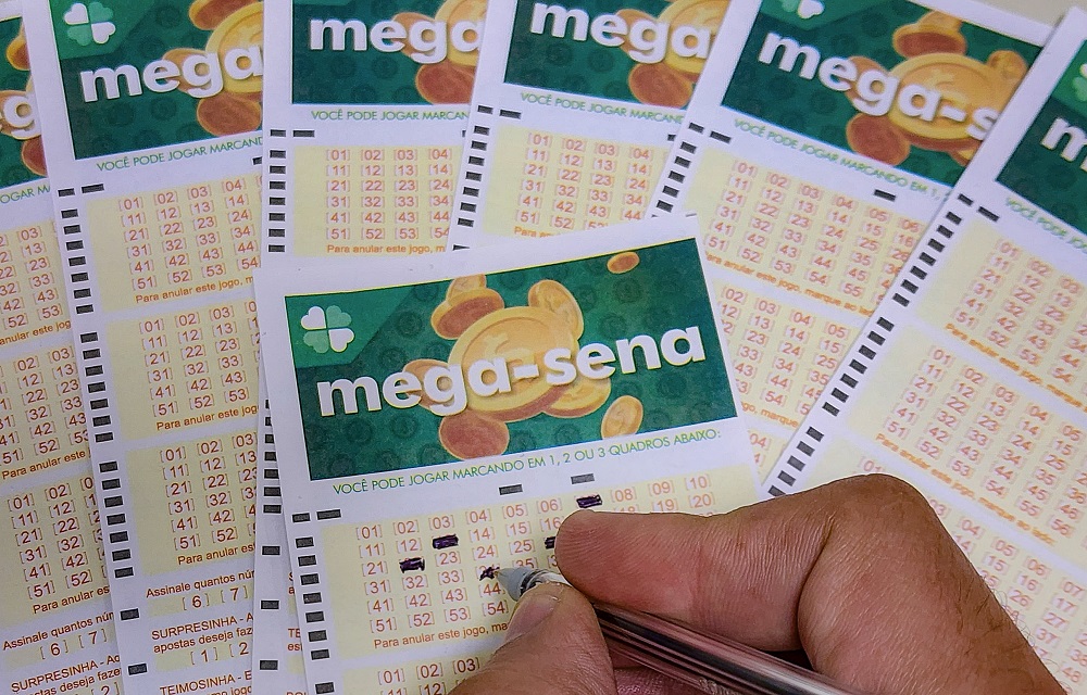 Mega-Sena acumula e prêmio principal vai para R$ 16 milhões mega-sena-acumula-e-premio-principal-vai-para-r$-16-milhoes