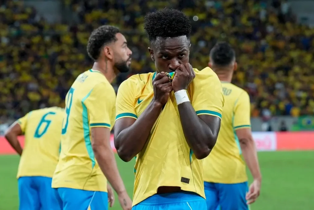 Brasil goleia Panamá por 6 a 2 no Maracanã em despedida da torcida antes da Copa do Mundo brasil-goleia-panama-por-6-a-2-no-maracana-em-despedida-da-torcida-antes-da-copa-do-mundo