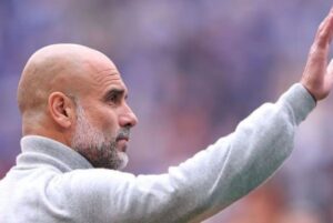 Manchester City vai fazer estátua de Guardiola e ‘batizar’ arquibancada com nome do treinador Manchester City vai fazer estátua de Guardiola e 'batizar' arquibancada com nome do treinador