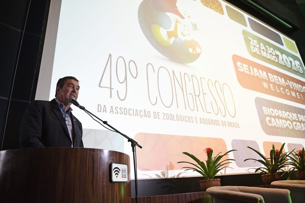 Eduardo Riedel participou da abertura do 49º Congresso da AZAB e destacou a conciliação entre desenvolvimento e preservação ambiental em Mato Grosso do Sul. (Foto: Bruno Rezende/Secom-MS)