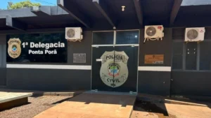 Homem é preso em Ponta Porã ao tentar usar documentos falsos para cursar Medicina no Paraguai Homem é preso em Ponta Porã ao tentar usar documentos falsos para cursar Medicina no Paraguai