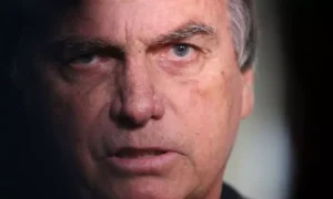 Defesa de Bolsonaro protocola revisão criminal no STF para anular condenação