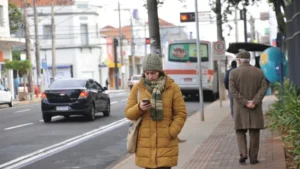 Frente fria derruba temperaturas e sensação térmica chega a 5°C em Mato Grosso do Sul Frente fria derruba temperaturas e sensação térmica chega a 5°C em Mato Grosso do Sul