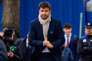 Piqué é suspenso por 6 jogos após confusão com árbitro na Espanha