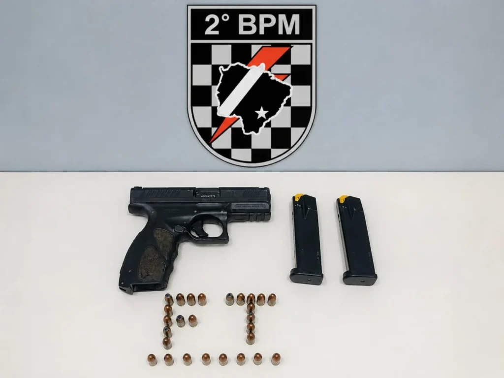 Desentendimento em posto de combustíveis termina em agressão ameaça e prisão por porte ilegal de arma de fogo Desentendimento em posto de combustíveis termina em agressão ameaça e prisão por porte ilegal de arma de fogo