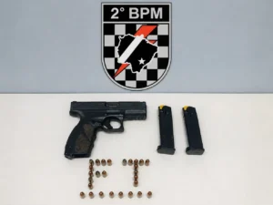 Desentendimento em posto de combustíveis termina em agressão ameaça e prisão por porte ilegal de arma de fogo Desentendimento em posto de combustíveis termina em agressão ameaça e prisão por porte ilegal de arma de fogo