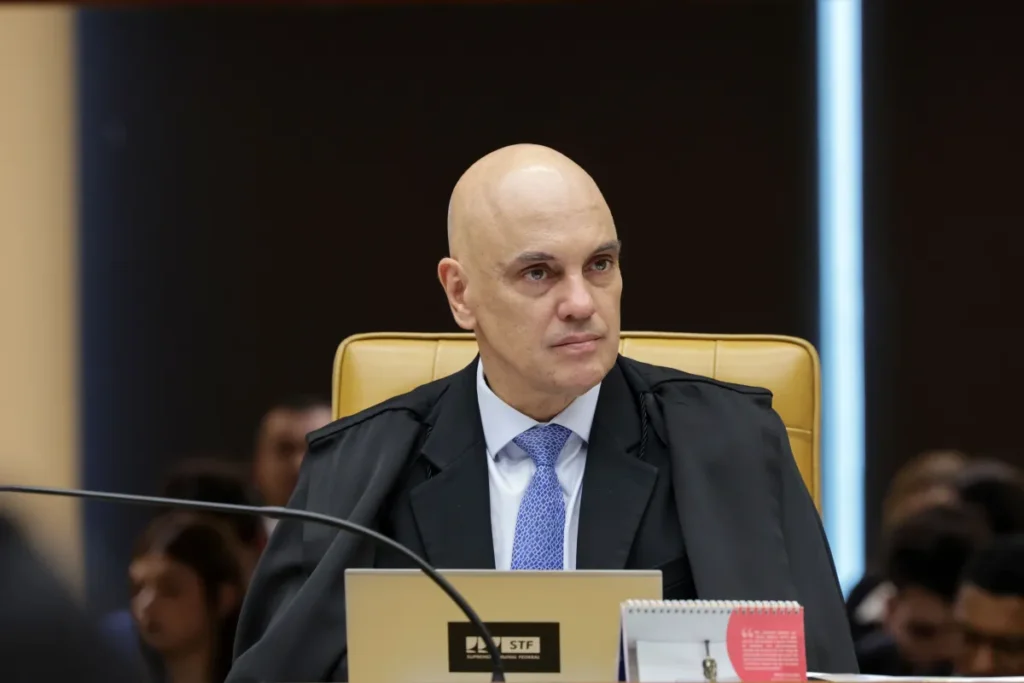 Moraes recebe notificação judicial em ação movida pela Trump Media e plataforma Rumble Moraes recebe notificação judicial em ação movida pela Trump Media e plataforma Rumble