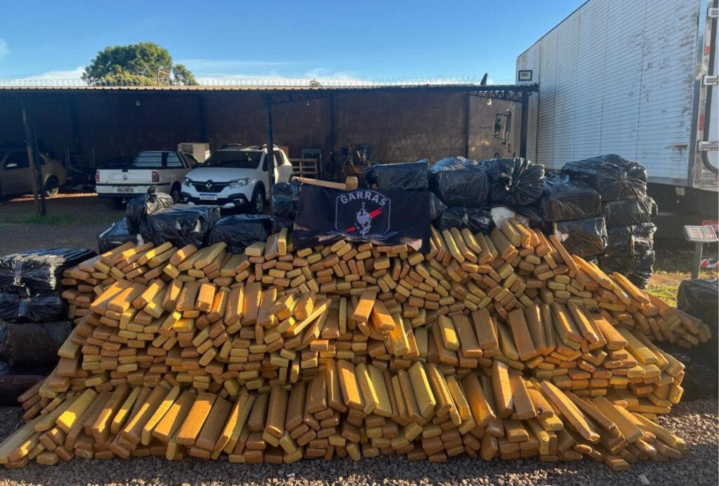 GARRAS apreende 3,9 toneladas de maconha na zona rural de Campo Grande GARRAS apreende 3,9 toneladas de maconha na zona rural de Campo Grande