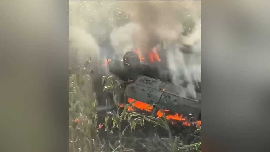 Assustador! Carro capota em milharal e pega fogo estrada de Sidrolândia (vídeo) Assustador! Carro capota em milharal e pega fogo estrada de Sidrolândia (vídeo)