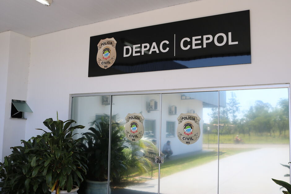 Travesti é acusada de tentar estuprar adolescente no Jardim Seminário Travesti é acusada de tentar estuprar adolescente no Jardim Seminário