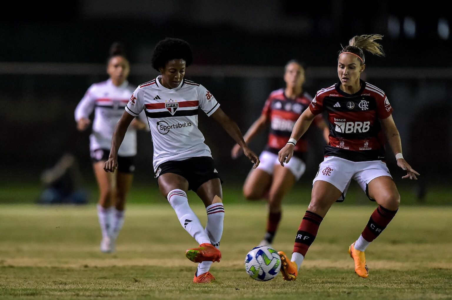 BR Feminino: São Paulo vence Flamengo para assumir vice-liderança